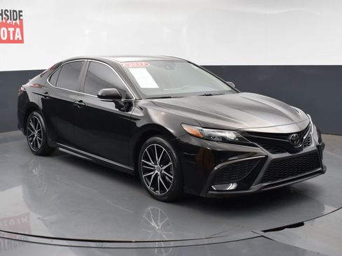 Used 2023 Toyota Camry SE image 6