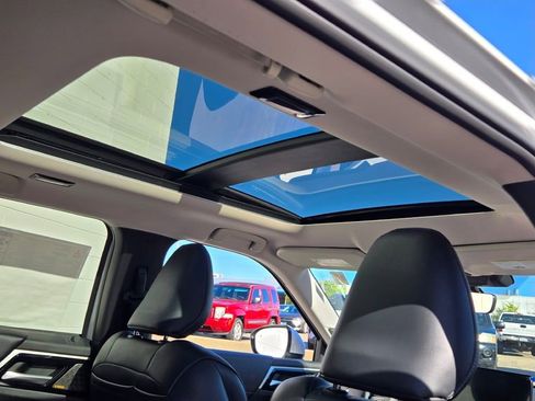 New 2025 Mitsubishi Outlander SE image 8