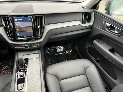 Used 2025 Volvo XC60 B5 Plus w/ Protection Package Premier image 18