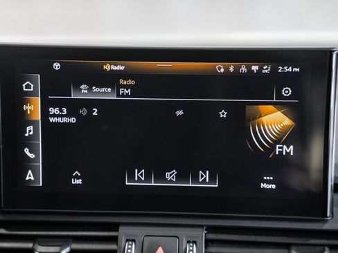 Used 2025 Audi Q5 2.0T Premium image 23