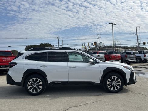 Used 2023 Subaru Outback Touring XT image 4