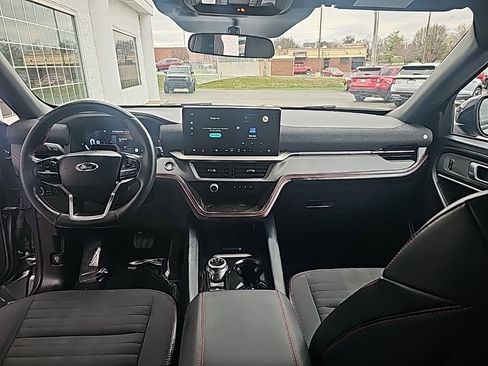 Used 2025 Ford Explorer ST-Line w/ ST-Line Street Pack image 14