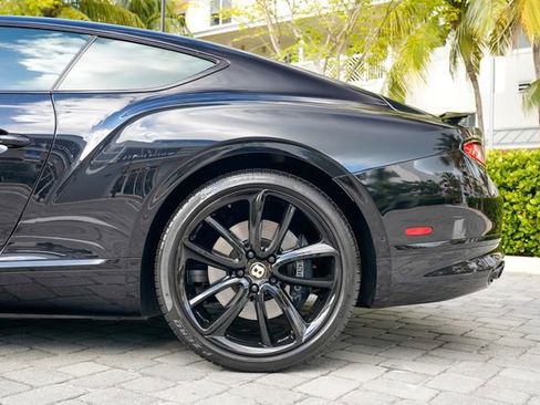 Used 2020 Bentley Continental GT V8 image 16
