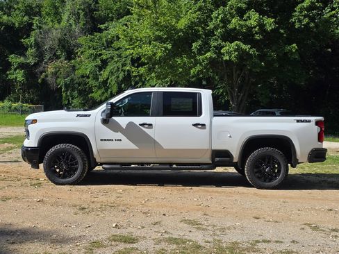 New 2026 Chevrolet Silverado 2500 LT w/ Trail Boss Package AWD/4WD image 4
