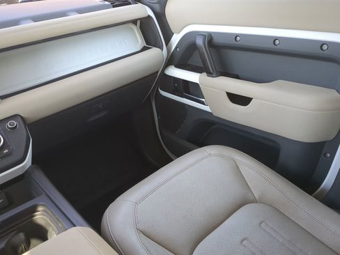 Used 2022 Land Rover Defender 110 SE image 45