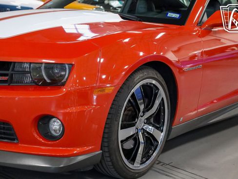 Used 2010 Chevrolet Camaro SS w/ LPO, Ground Effects Package image 22