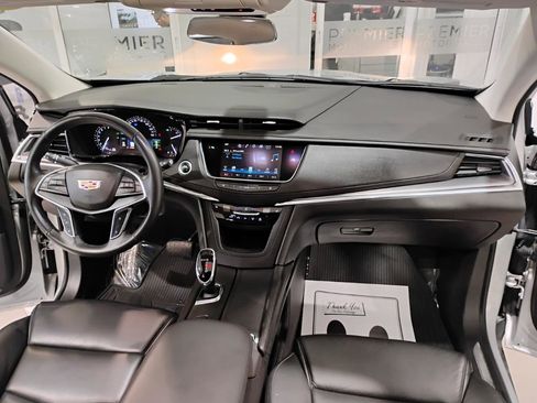 Used 2018 Cadillac XT5 Luxury w/ Driver Awareness Package AWD/4WD image 43
