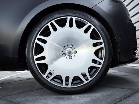 Used 2024 Land Rover Range Rover SV image 23