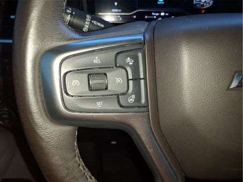 Used 2022 Chevrolet Tahoe Z71 w/ Z71 Off-Road Package AWD/4WD image 23