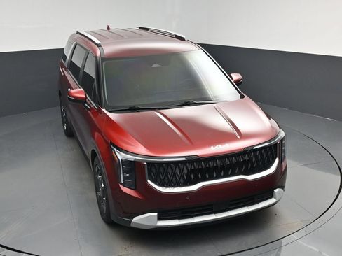 Used 2025 Kia Carnival EX image 26