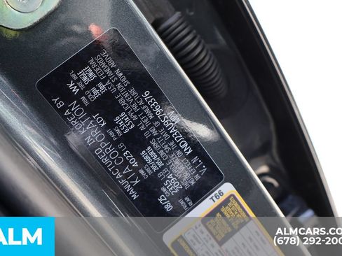 Used 2025 Kia Soul LX w/ LX Technology Package FWD image 38