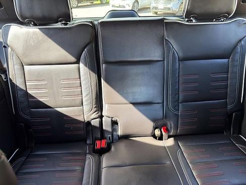 Used 2025 GMC Yukon AT4 Ultimate w/ LPO, Floor Liner Package AWD/4WD image 29
