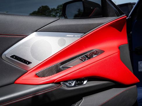 Used 2020 Chevrolet Corvette Stingray Preferred Cpe w/ 2LT Preferred Equipment Group RWD image 30
