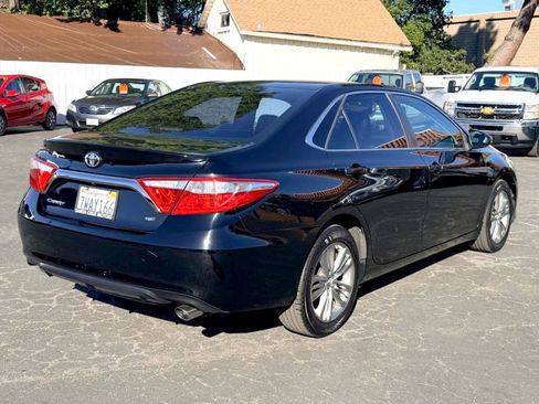 Used 2017 Toyota Camry SE image 6