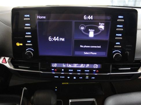 Used 2023 Toyota Sienna LE w/ LE Plus Package FWD image 20