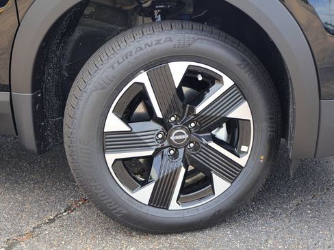 New 2026 Nissan Kicks SV AWD/4WD image 17