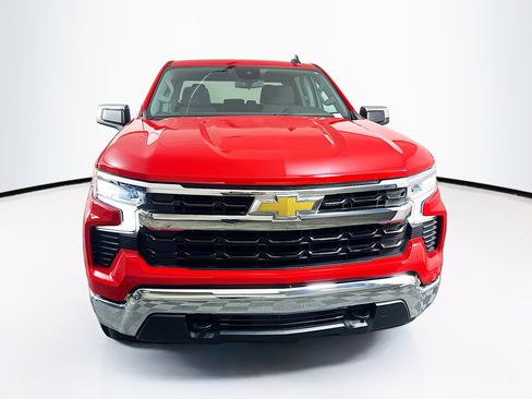 Used 2024 Chevrolet Silverado 1500 LT image 2