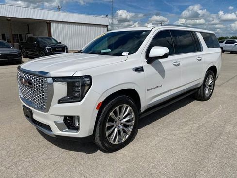 Used 2022 GMC Yukon XL Denali AWD/4WD image 2