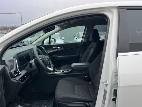 Used 2025 Kia Sportage LX image 25