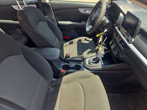Used 2024 Kia Forte LXS FWD image 10