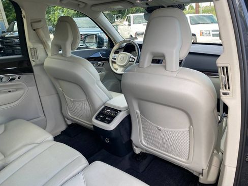 Used 2017 Volvo XC90 T6 Momentum w/ Vision Package AWD/4WD image 32