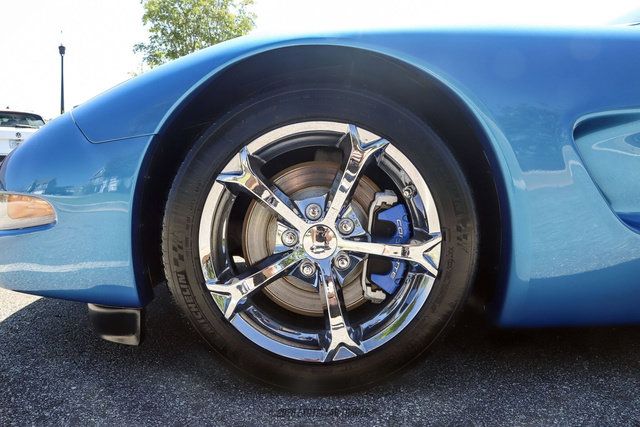 Used 1998 Chevrolet Corvette Coupe w/ Roof Pkg RWD image 70