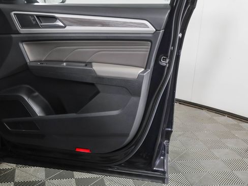 Certified 2023 Volkswagen Atlas Cross Sport SE w/ Black Wheel Package AWD/4WD image 47