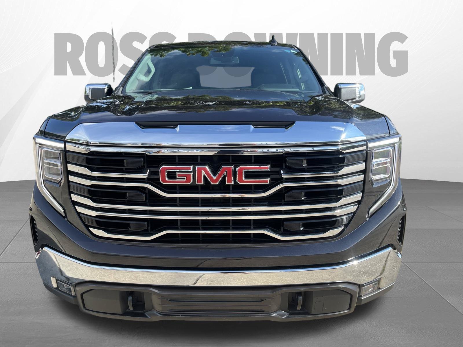 Used 2025 GMC Sierra 1500 SLT AWD/4WD image 2