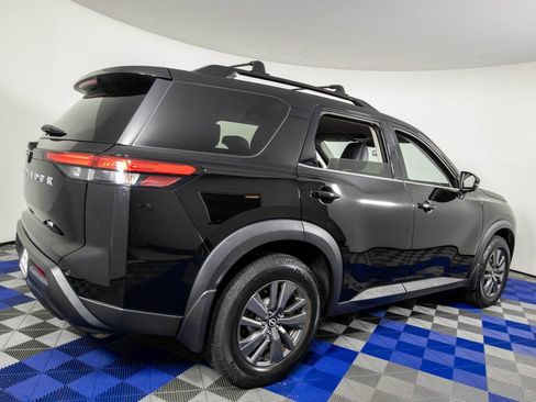 Used 2022 Nissan Pathfinder SV FWD image 5