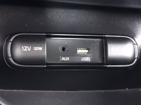 Used 2019 Kia Soul FWD image 22