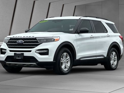 Used 2020 Ford Explorer XLT w/ Equipment Group 202A image 8