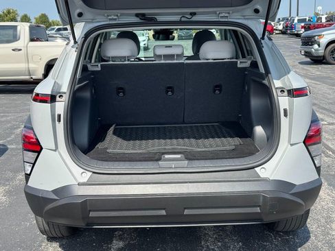 Used 2024 Hyundai Kona SEL w/ Convenience Package AWD/4WD image 5
