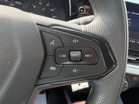 Used 2025 Chevrolet Trax LS FWD image 19