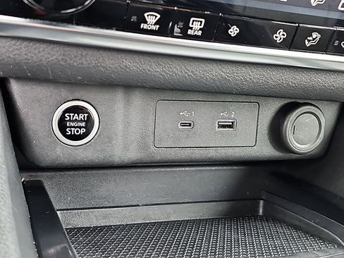 Certified 2023 Nissan Rogue SV image 24