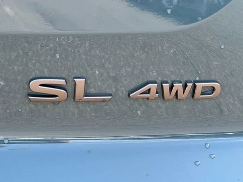 New 2026 Nissan Pathfinder SL image 2