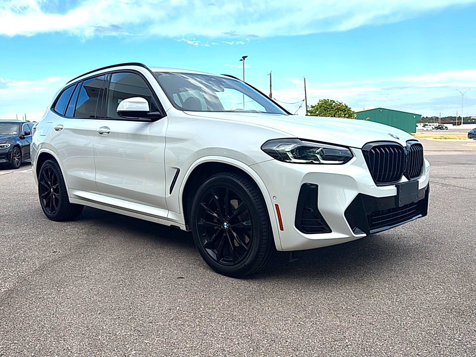 Used 2024 BMW X3 xDrive30i w/ Premium Package w/ZPA AWD/4WD image 3