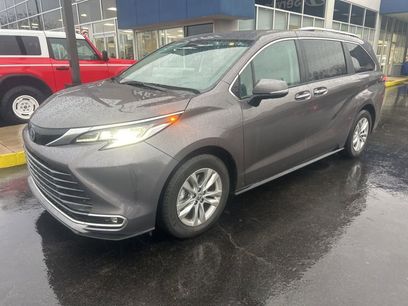 Used 2023 Toyota Sienna Limited
