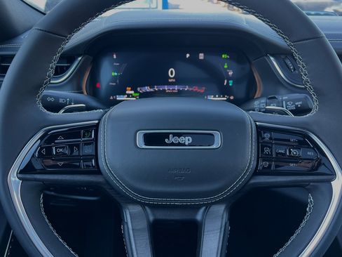 New 2024 Jeep Grand Cherokee Overland w/ Luxury Tech Group IV image 22