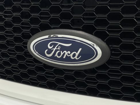 Used 2018 Ford F150 XLT w/ Equipment Group 302A Luxury AWD/4WD image 37