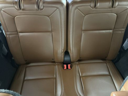 Used 2021 Lincoln Aviator Reserve w/ Equipment Group 201A AWD/4WD image 17