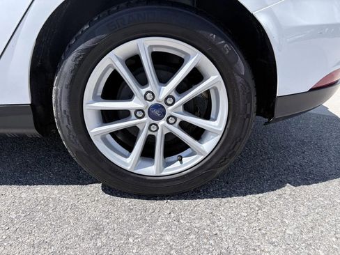 Used 2018 Ford Focus SE FWD image 11