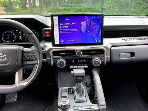 Used 2024 Toyota Tacoma TRD Off-Road AWD/4WD image 9