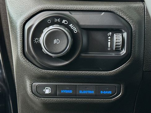 Used 2023 Jeep Wrangler Unlimited w/ Cold Weather Group image 16