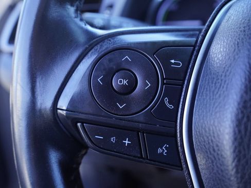 Used 2019 Toyota Camry SE FWD image 16