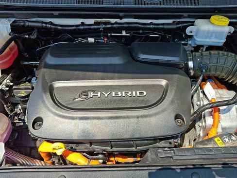 Used 2022 Chrysler Pacifica Touring-L FWD image 28