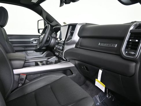 Used 2025 RAM 1500 Big Horn AWD/4WD image 15