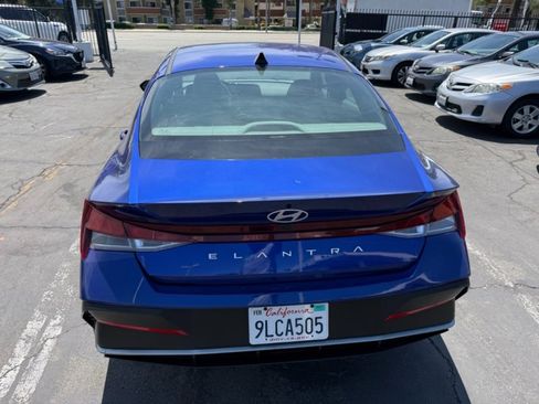 Used 2024 Hyundai Elantra SEL FWD image 9