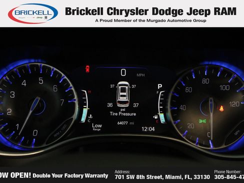 Used 2023 Chrysler Pacifica Touring-L FWD image 30