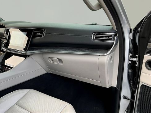 Used 2024 Jeep Wagoneer Series II w/ Flexible Seating Group RWD image 26
