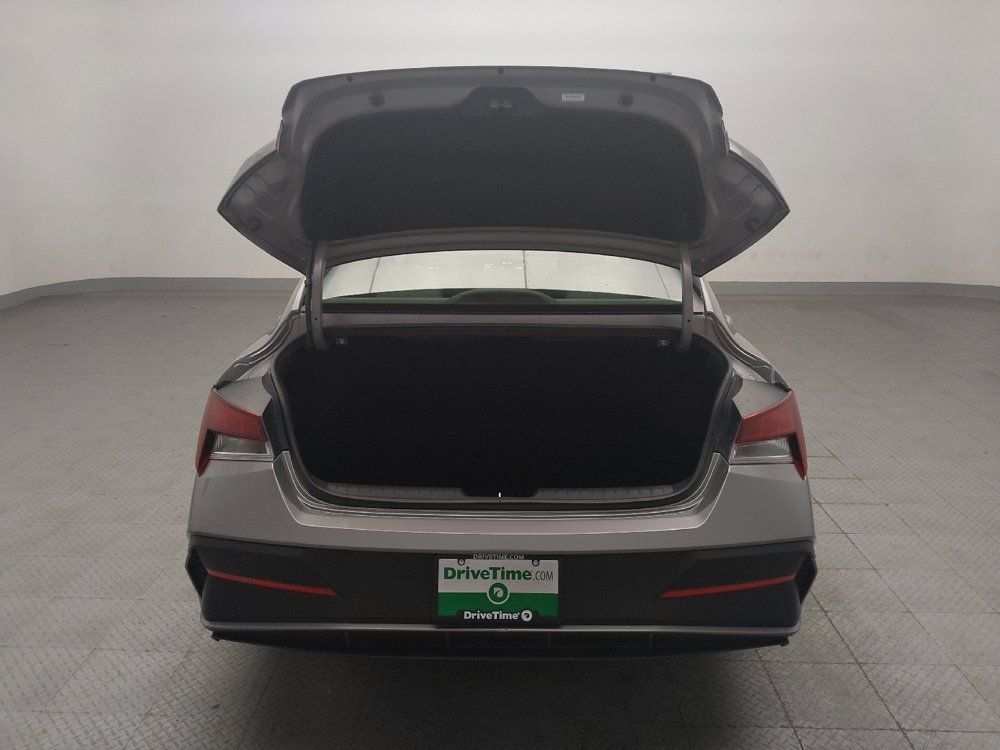 Used 2024 Hyundai Elantra SEL FWD image 29